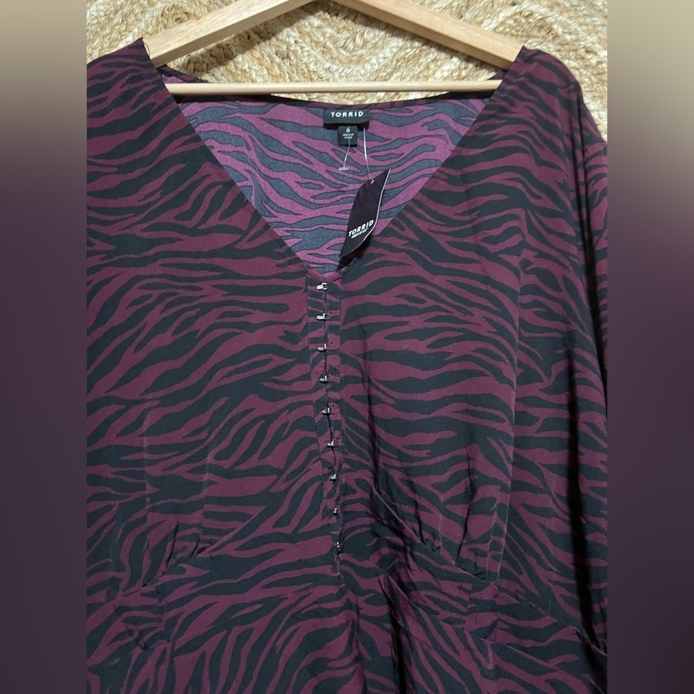 Torrid Women's Zebra Print Peplum Blouse,Purple & Black,Size 6X,NWT - Picture 2 of 9